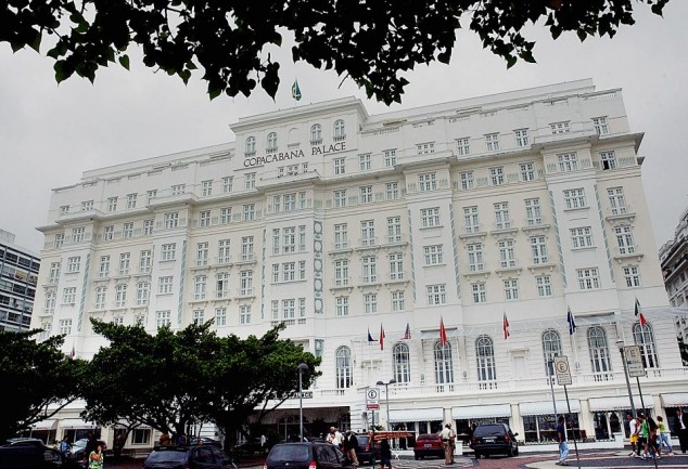 Rio de janeiro 17 de Janeiro de 2007 Fachada do Hotel Copacabana Palace onde acontecerá a Cúpula de Chefes de Estado do MERCOSUL 634x433 15 Most Beautiful Places in Brazil