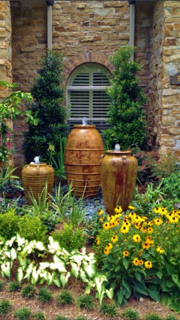 16 Unique Backyard Water Features That Will Leave You ...