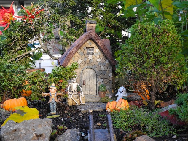 plowheahalloween14 3 634x476 15 Dreamy Fairy Cottages That Will Turn Your Garden Into A Magical Place