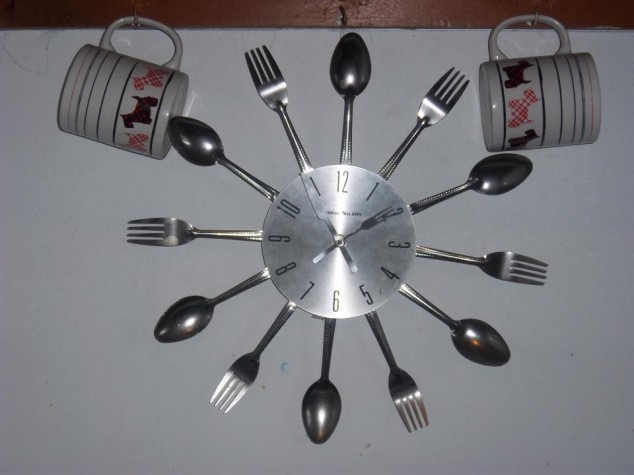       Clock-in-my-kitchen-