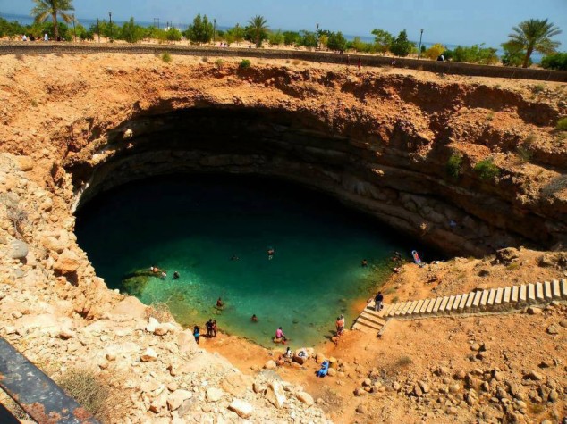 Bimmah Sinkhole Oman 634x475 Places You Should Visit in Your Life