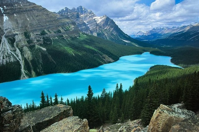 Country With More Than 3 Million Lakes Canada 634x422 Places You Should Visit in Your Life