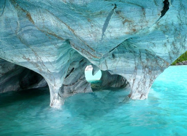 Grutas de Mármore Chile 634x460 Places You Should Visit in Your Life