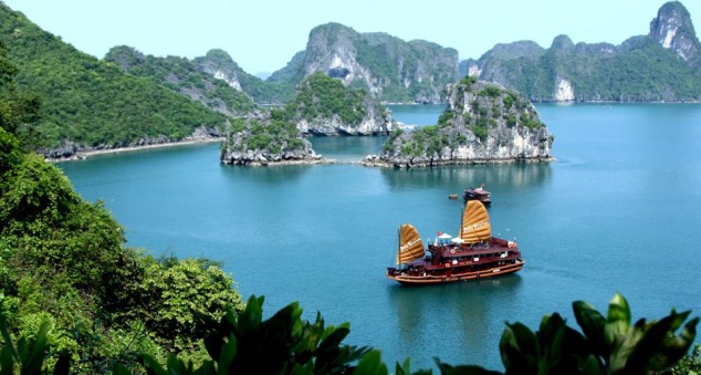 Ha Long Bay Vietnam 634x339 Places You Should Visit in Your Life