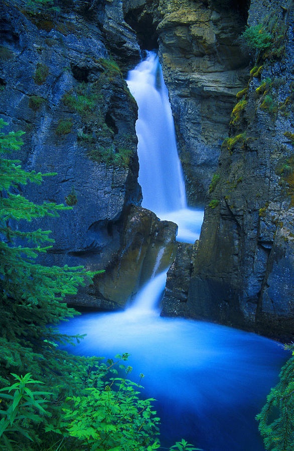 Johnston Canyon Banff Alberta Canada Spectacular Places You Should Visit in Your Life