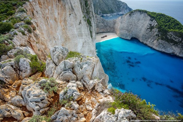 The Navagio Bay Greece 634x422 Places You Should Visit in Your Life