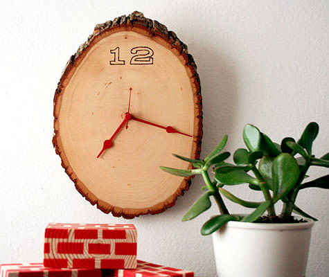 DIY wednesdays wood clock project 18 Interesting and Easy DIY Ideas