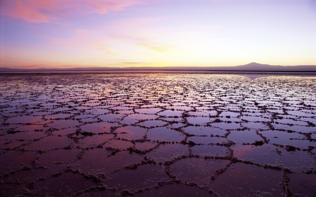 20 Fantastic Nature & Landscape Wallpapers Salt Lake in Chile1 634x396 20 Fantastic Nature & Landscape Wallpapers
