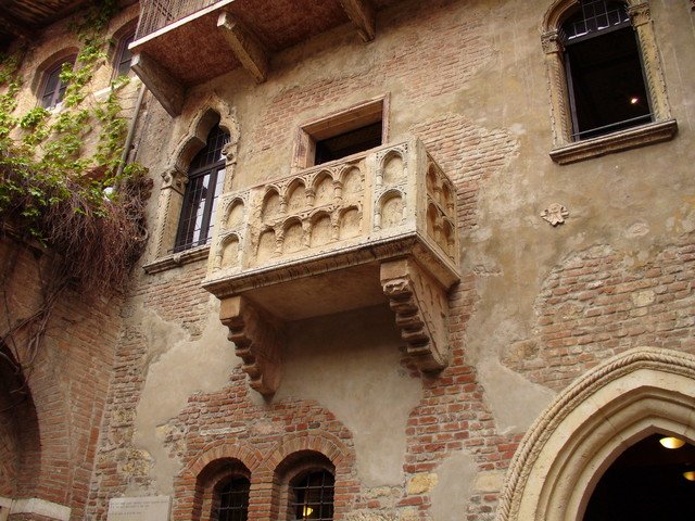 Lets Visit Italy verona 02 21437 Lets Visit Italy