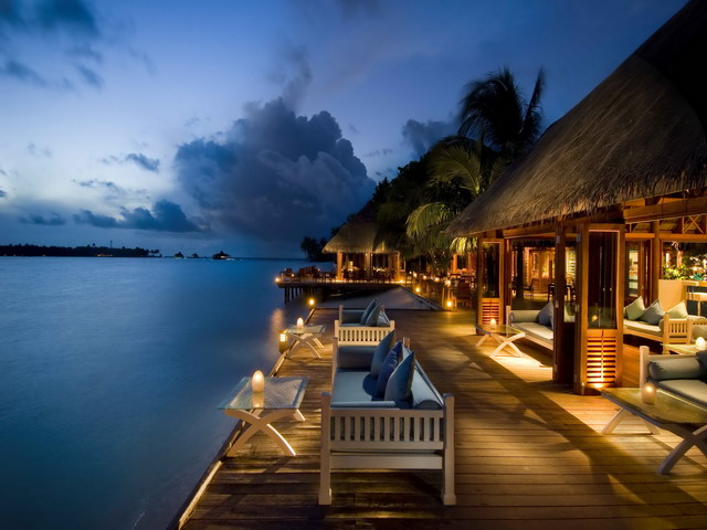 12cn Spend a Romantic Time in the Maldives with Your Significant Other