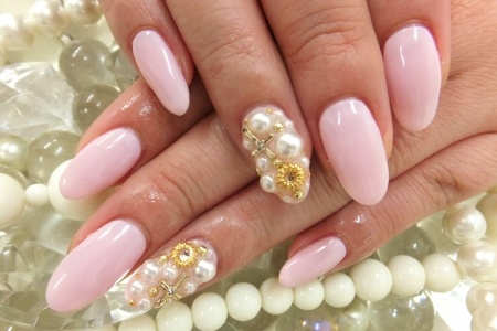 Nail art with rhinestones gems pearls and studs 18  15 Amazing Nail Art Ideas
