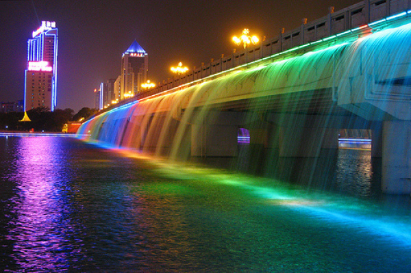 banpobridgeinseoulsouthkorea4 13 Beautiful Fountains Around The World