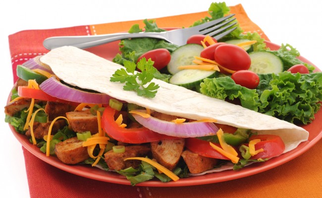 15 Healthy Salad Recipes dailyweighin beef fajita salad 650x400 15 Healthy Salad Recipes