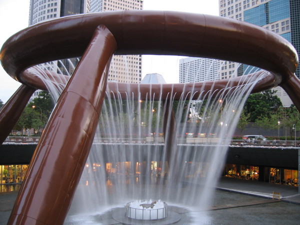 fountain of wealth suntec   city 2 c  of dec 0 5 13 Beautiful Fountains Around The World