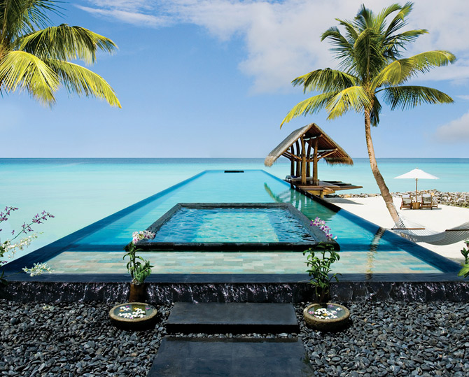 ilhas maldivas resort 03 Spend a Romantic Time in the Maldives with Your Significant Other