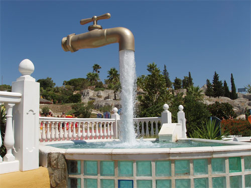 magic tap fountain spain 13 Beautiful Fountains Around The World