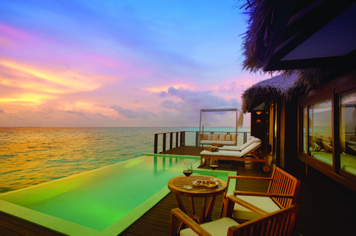 Spend a Romantic Time in the Maldives with Your Significant Other zitahli sunset 1 Spend a Romantic Time in the Maldives with Your Significant Other