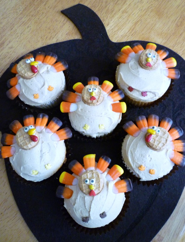 00612 634x831 Delicious Thanksgiving Cupcakes Recipes 