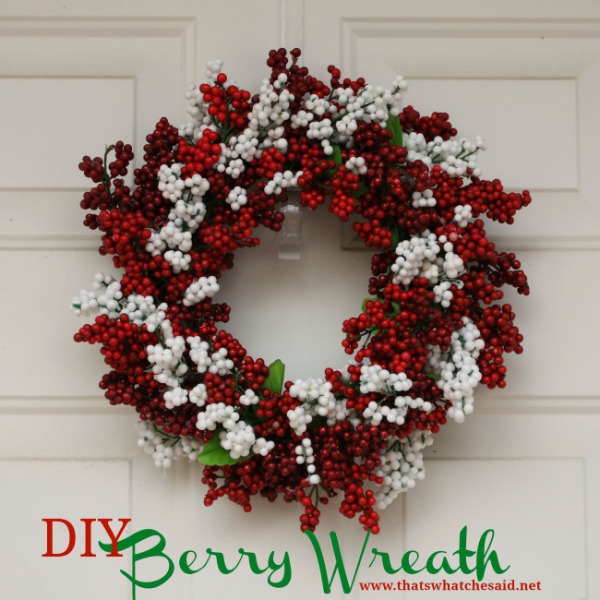 600x600xBerry Wreath Square holidays.jpg.pagespeed.ic .qbubRfFlAI 15 DIY Creative Christmas Wreath
