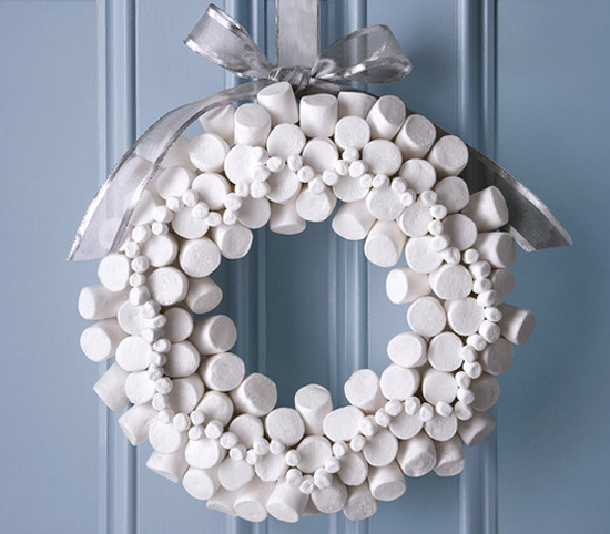 Marshmallow Wreath1 15 DIY Creative Christmas Wreath