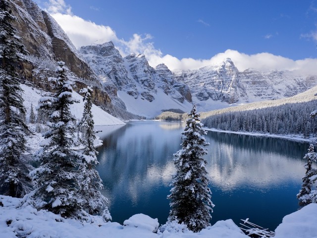 Moraine Lake Winter Canada 480x640 18 Breathtaking Winter Landscapes