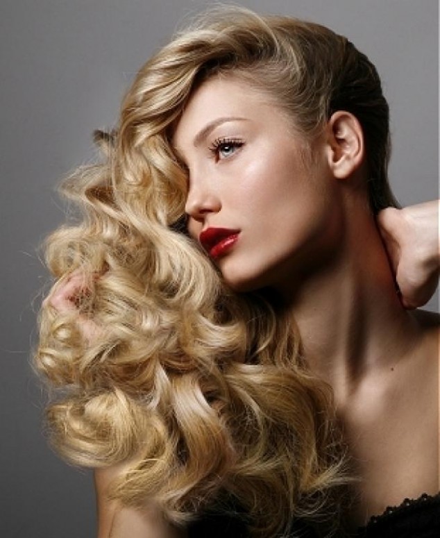 Voluminous+Curls+Long+Hairstyles 634x775 Elegant Christmas Hairstyle Ideas