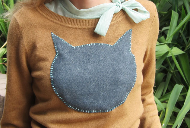 catsweaterDIY1 Wonderful Ideas for Refashion Your Old Sweater