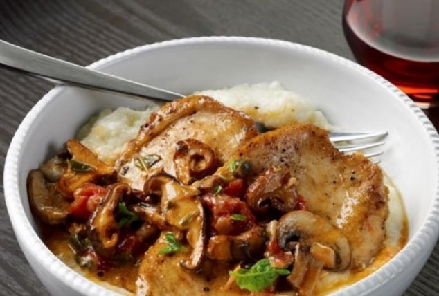 croppedimage680460 Chicken with Wild Mushrooms Tomatoes and Capers over Creamy Garlic Grits 634x428 15 The Best Chicken Recipes 