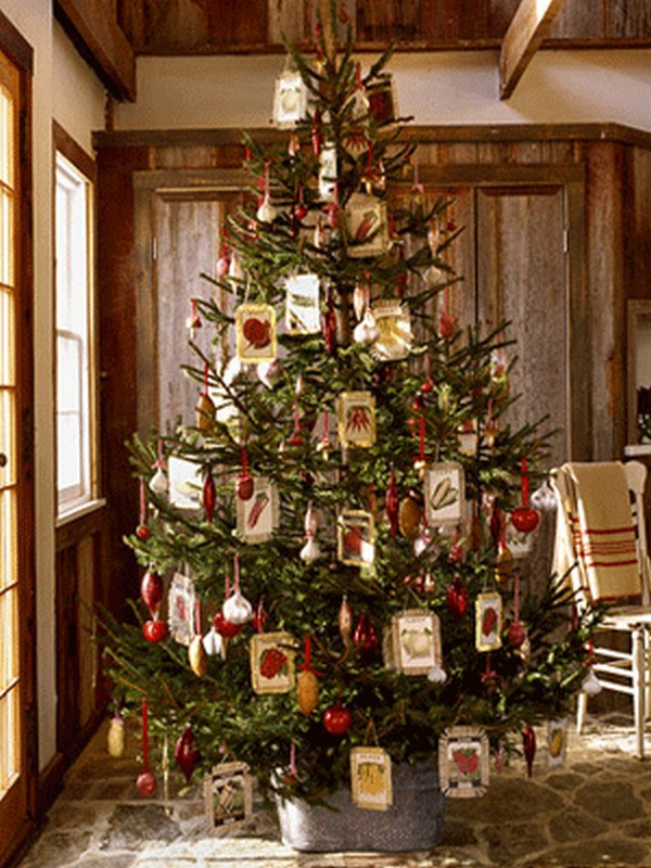 decorating christmas tree06 15 Creative Christmas Tree Decorating Ideas