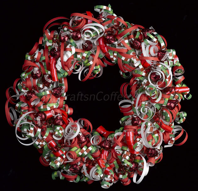 diy christmas paper wreath 15 DIY Creative Christmas Wreath