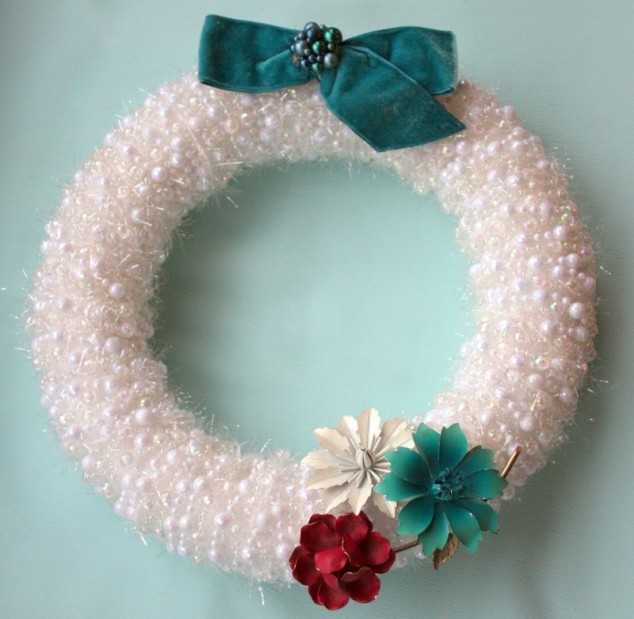 earringwreath. 634x619 15 DIY Creative Christmas Wreath