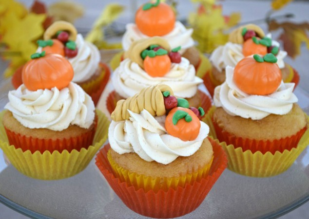 file 174725 0 cornucopia cupcakes final 2 634x450 Delicious Thanksgiving Cupcakes Recipes 