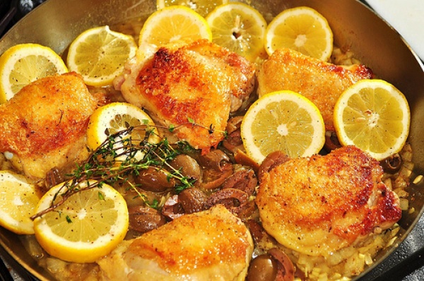 olive garlic and lemon chicken 600x398 50695 15 The Best Chicken Recipes 
