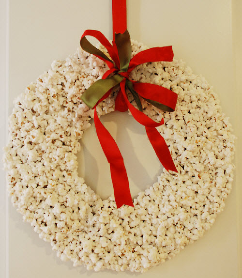 popcornwreath 15 DIY Creative Christmas Wreath