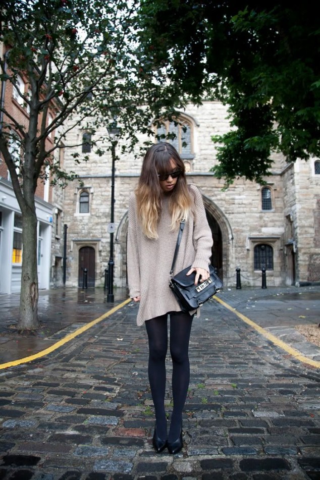 sweater and black tights 634x951 16 Ways How to Style an Oversized Sweater