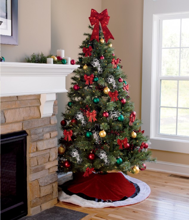 tips on decorating a christmas tree main 634x736 15 Creative Christmas Tree Decorating Ideas