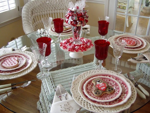 3074681 15 Romantic Valentines Day Table Decorations