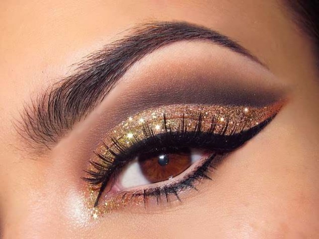 Glamorous Glitter Eye Makeup For NYE 01 634x475 15 Glamorous Makeup Ideas