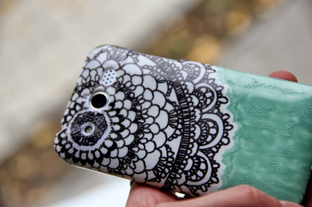 IMG 5220 634x422 15 Creative DIY Phone Cases