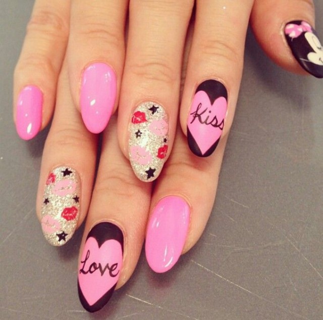 df2d85b531ce310794da44417b2e67fa 640x634 20 Valentines Day Nail Art Ideas