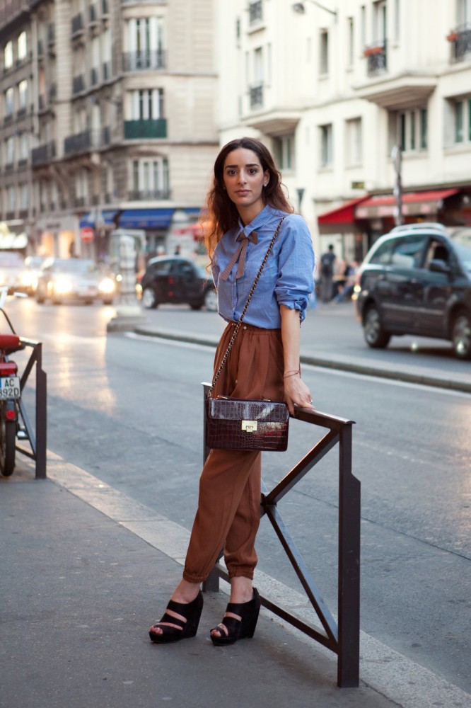 paris04 the locals 20 Outfits With Denim Shirt