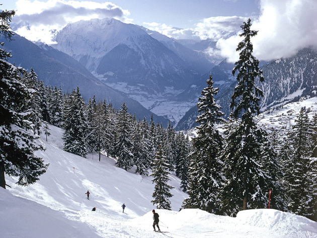 Skiing in the Swiss Alps 13 Beautiful Places in Switzerland That you Must Visit