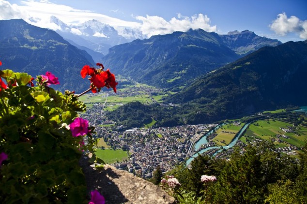 interlaken 1 634x422 13 Beautiful Places in Switzerland That you Must Visit