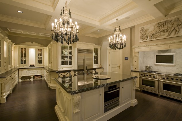 12 Luxury Kitchen Design That Will Draw Your Attention For Sure Luxury Kitchen Layout And Design 634x423 12 Luxury Kitchen Design That Will Draw Your Attention For Sure