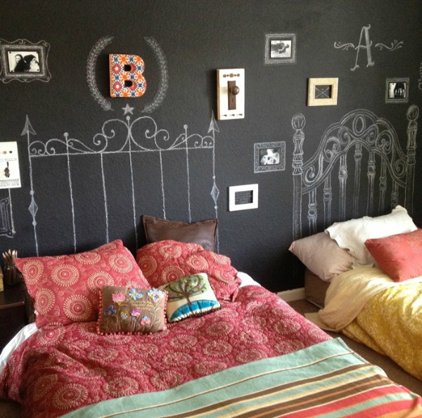 19 Cool And Unique Headboard Designs schoolbord verf slaapkamer 19 Cool And Unique Headboard Designs