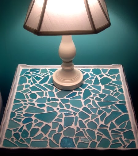 sea glass mosaic table 17 Creative DIY Home Decorations With Colored Glass and Sea Glass
