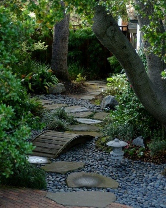 alley garden 05 634x794 25 Stunning Design Ideas For A Charming Garden Path