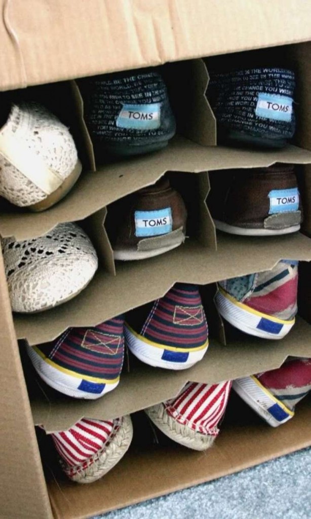 17 The Most Genius Ways To Organize Your Closet and Drawers nmtbnyr4vbnvgjs1zpwk 614x1024 17 The Most Genius Ways To Organize Your Closet and Drawers