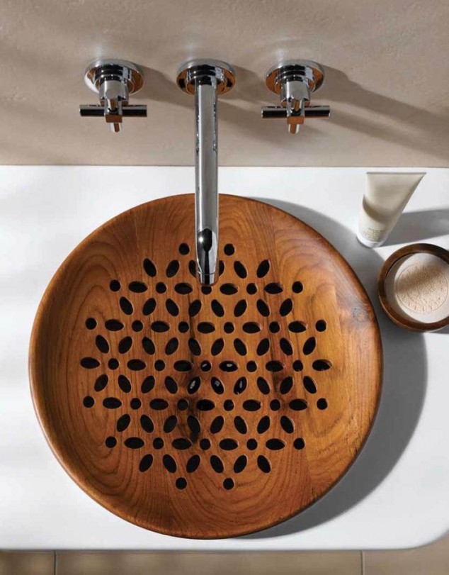 20 Wooden grate sink 634x811 18 Gracious Sinks It Would Be An Honor To Wash Your Hands Inside