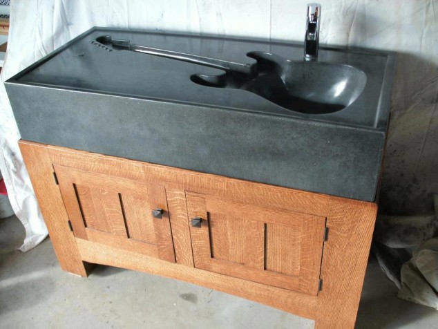 Guitar sink1 634x476 18 Gracious Sinks It Would Be An Honor To Wash Your Hands Inside